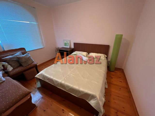 Hövsanda dənizə çox yaxın 3 mərtəbəli villa satılır.