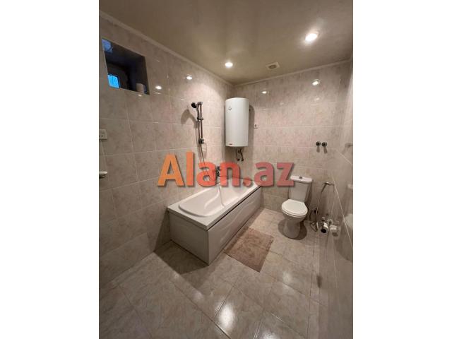 Hövsanda dənizə çox yaxın 3 mərtəbəli villa satılır.