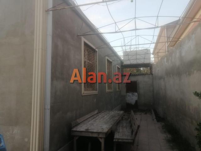 Buzovnada həyət evi satılır