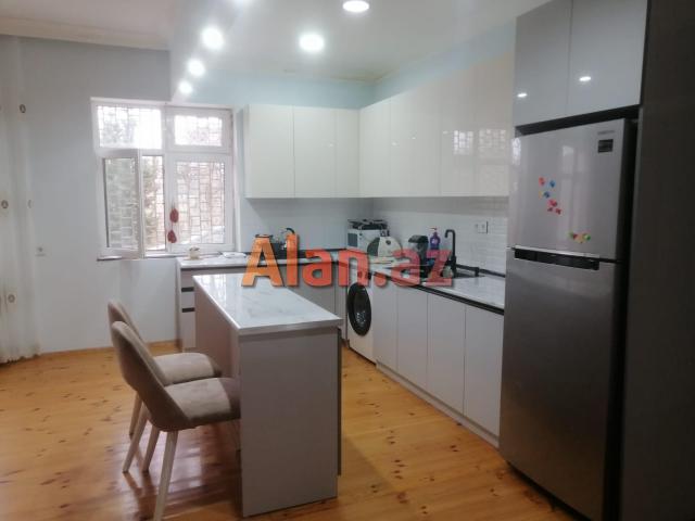 Buzovnada həyət evi satılır