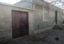 Buzovnada həyət evi satılır