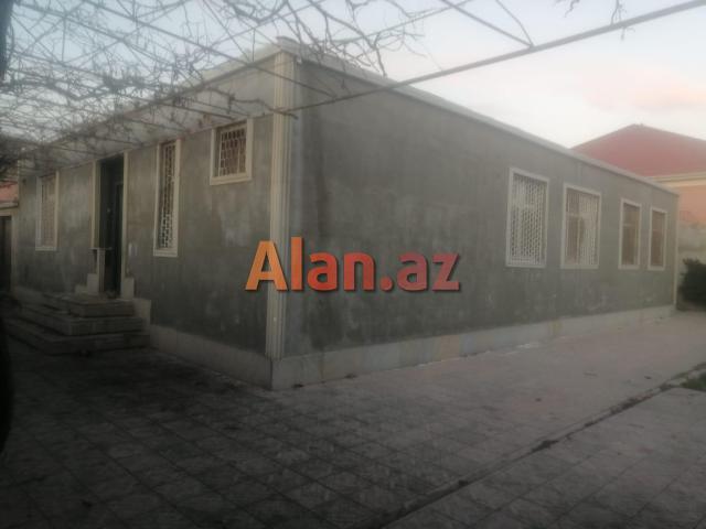 Buzovnada həyət evi satılır