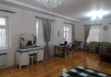 Buzovnada həyət evi satılır