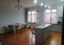 Buzovnada həyət evi satılır