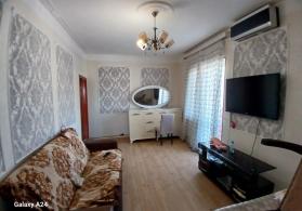 2 otaq köhnə bina satılır