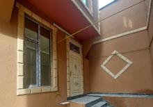 Satılır   5  otaqlı  həyət  evi  Xırdalanda