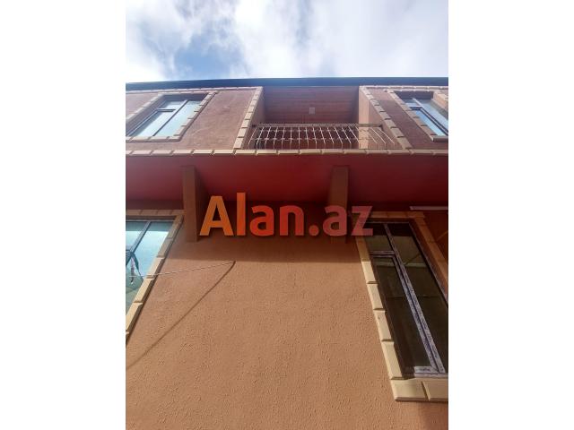 Satılır   5  otaqlı  həyət  evi  Xırdalanda