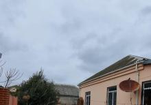 Buzovnada həyət evi satılır