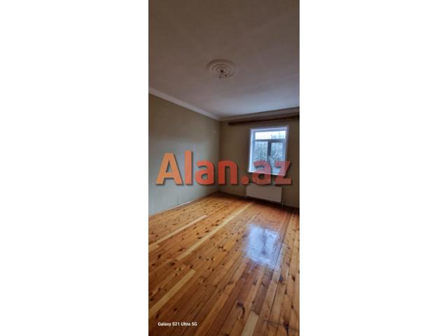 Buzovnada həyət evi satılır