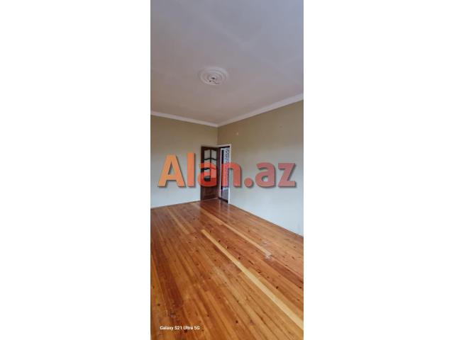 Buzovnada həyət evi satılır