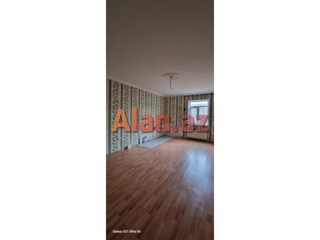 Buzovnada həyət evi satılır