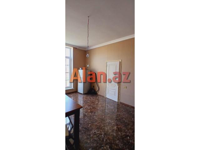 Buzovnada bağ evi satılır