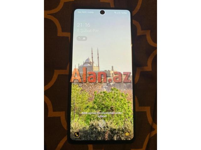 Samsung A51 6ram 128yaddaş var