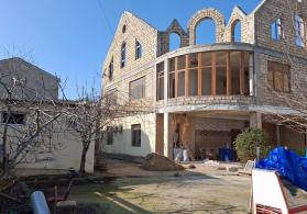 Buzovnada bağ evi satılır