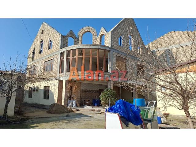 Buzovnada bağ evi satılır