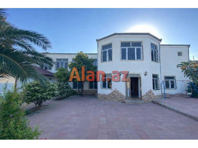 Buzovnada həyət evi satılır