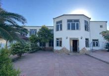 Buzovnada həyət evi satılır