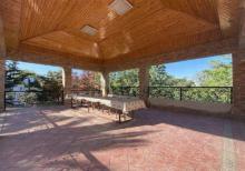 Buzovnada həyət evi satılır