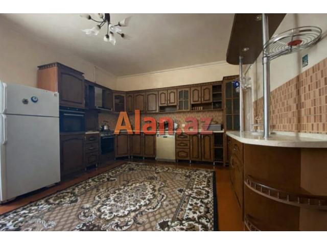 Buzovnada həyət evi satılır