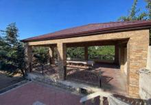 Buzovnada həyət evi satılır