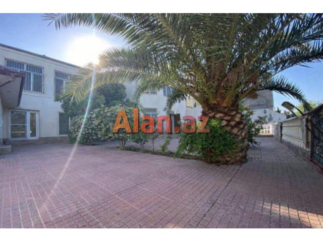 Buzovnada həyət evi satılır