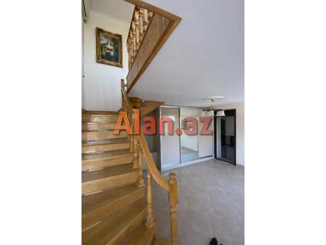 Buzovnada həyət evi satılır