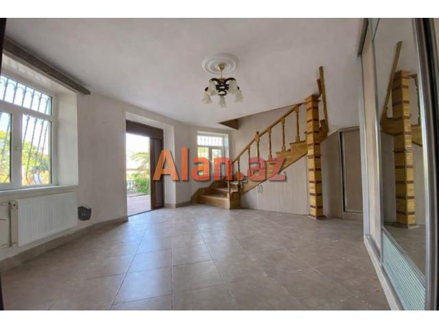 Buzovnada həyət evi satılır