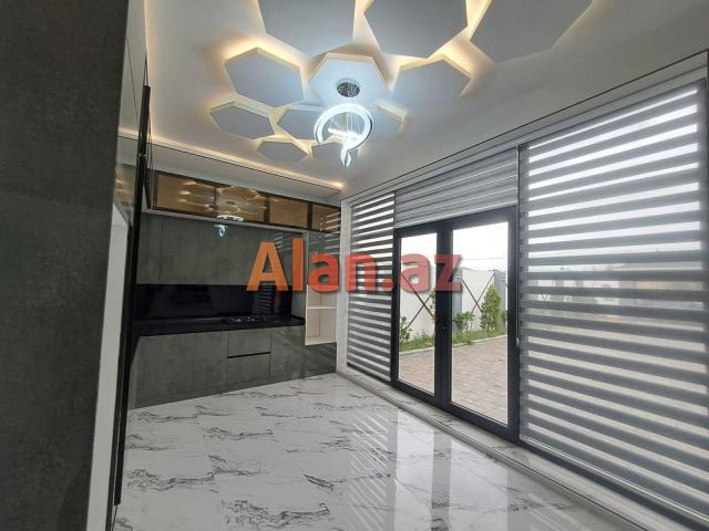 Mərdəkanda  bağ evi satılır