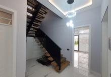 Mərdəkanda  bağ evi satılır