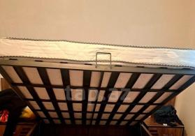 İdeal veziyyetde spalni kravat satilir bazalidir hec bir problemi yoxdur