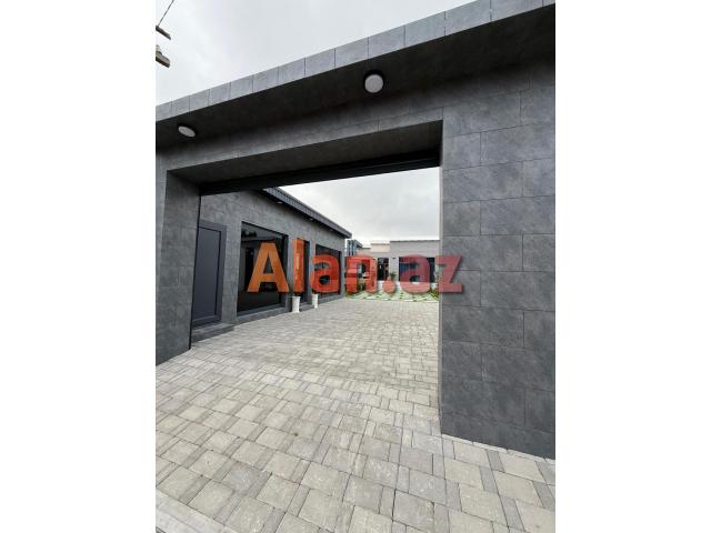 Mərdəkanda  bağ evi satılır