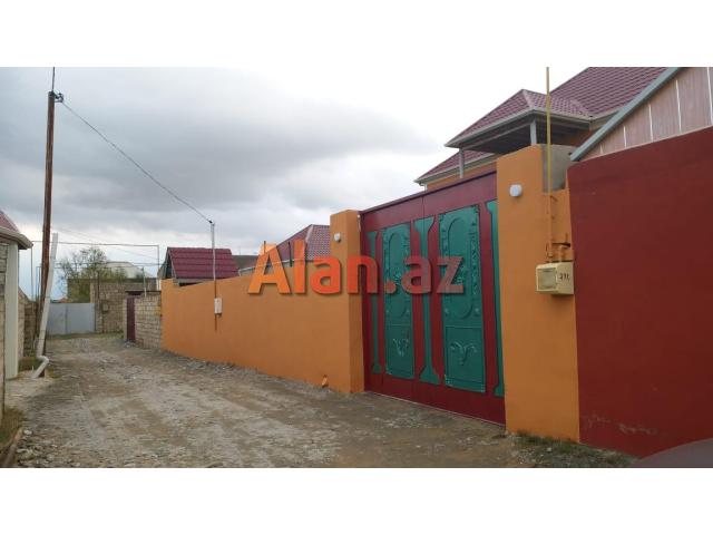 Buzovnada həyət evi satılır