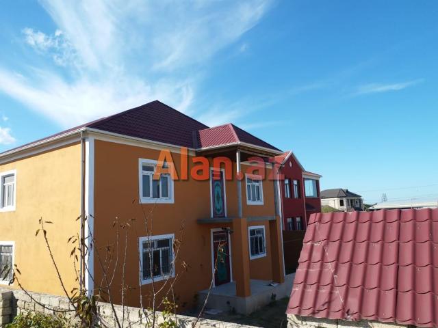 Buzovnada həyət evi satılır