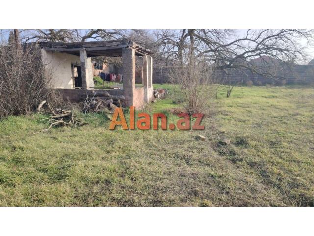 Buzovnada torpaq sahəsi satılır