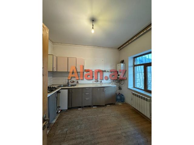 Buzovnada həyət evi satılır