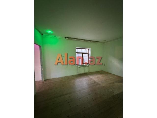 Buzovnada həyət evi satılır