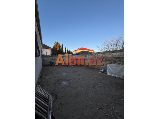 Buzovnada həyət evi satılır