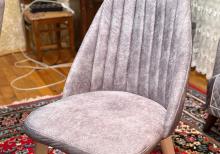 Masa dəsti satılır.