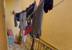 4 otaq heyet evi satllr iki mertebe