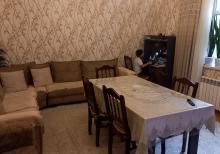 4 otaq heyet evi satllr iki mertebe