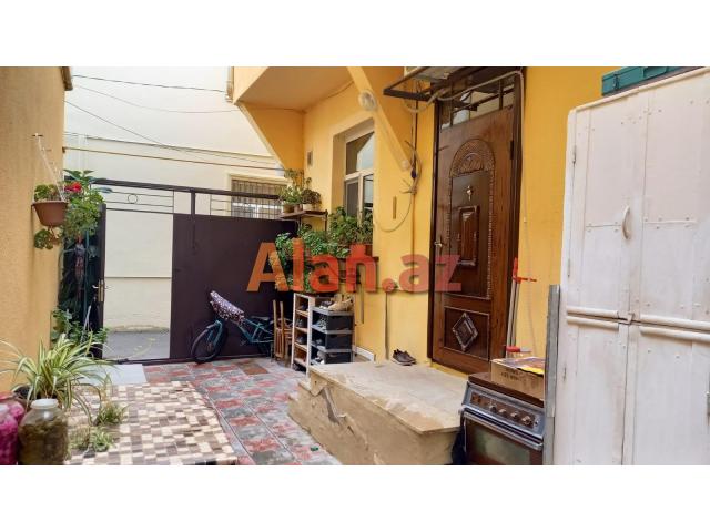 4 otaq heyet evi satllr iki mertebe