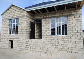 Maştağa-Buzovna  yolunda həyət evi satılır