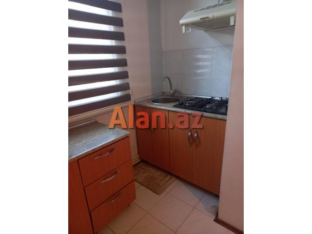 Köhnə Günəşli Gəncə prospektində 2 otaqlı mənzil