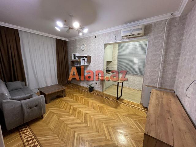 Köhnə Günəşlidə Lelinqrad proyektli 3  otaqlı mənzil