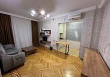 Köhnə Günəşlidə Lelinqrad proyektli 3  otaqlı mənzil