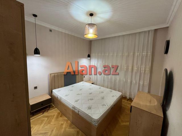 Köhnə Günəşlidə Lelinqrad proyektli 3  otaqlı mənzil