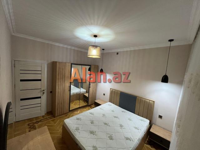 Köhnə Günəşlidə Lelinqrad proyektli 3  otaqlı mənzil