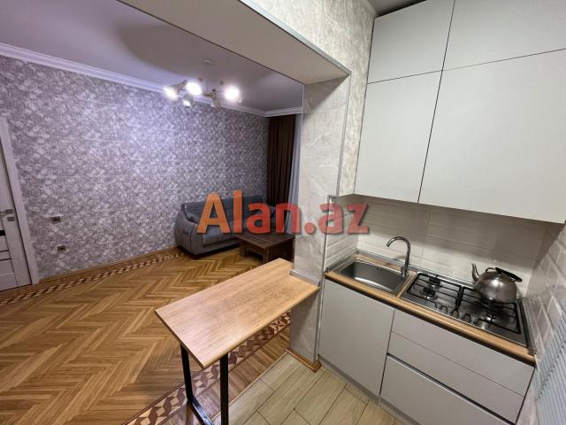 Köhnə Günəşlidə Lelinqrad proyektli 3  otaqlı mənzil