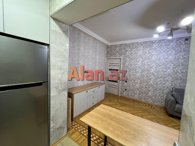 Köhnə Günəşlidə Lelinqrad proyektli 3  otaqlı mənzil