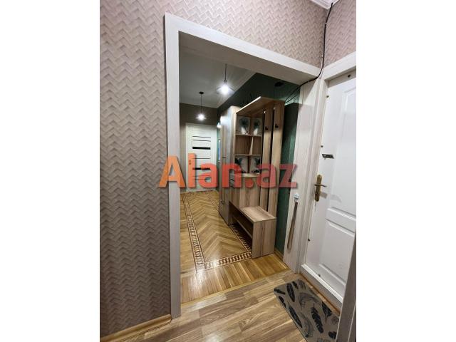 Köhnə Günəşlidə Lelinqrad proyektli 3  otaqlı mənzil